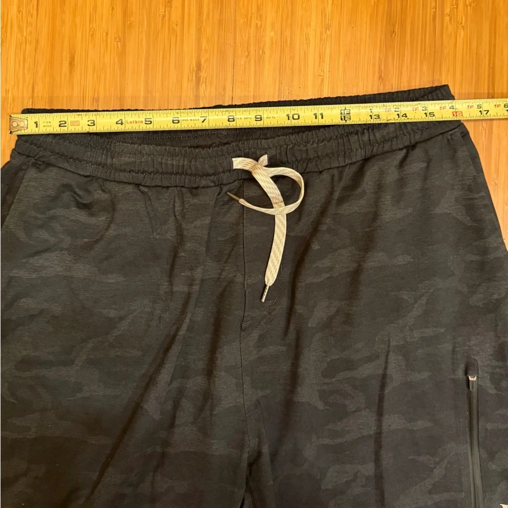 Vuori Men's Sunday Performance Jogger - Picture 10 of 12